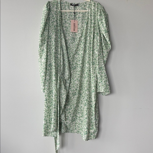 Missguided floral wrap puff sleeve tea dress NWT - Picture 5 of 8